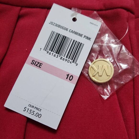 Michael Kors Ladies Size 10 Pink Carmine Pleated Gold Button Shorts - Picture 6 of 6